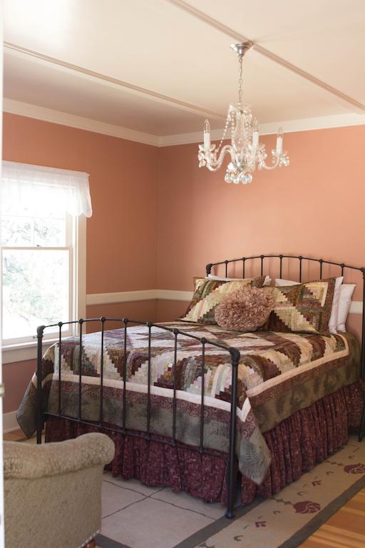 The Golden Leaf Inn Estes Park Room photo